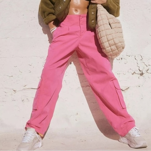 Free people Movement Memorize me workout khaki Bright Pink Cargo Pants wind - Picture 2 of 7